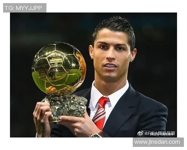 克洛斯：从德国足球传奇到世界足坛的金靴巨星之路