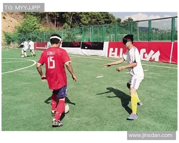 盘点绿茵场上那些震撼人心的足球巨星经典瞬间 盘点绿茵场上那些震撼人心的足球巨星经典瞬间